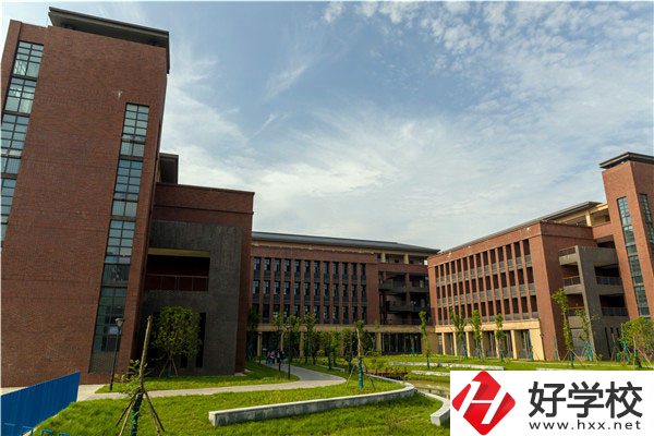 常德汽車(chē)機(jī)電學(xué)校怎么樣?值得就讀嗎？