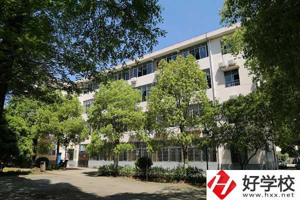 岳陽市第一職業(yè)中等專業(yè)學校是公辦學校嗎？學校怎么樣？