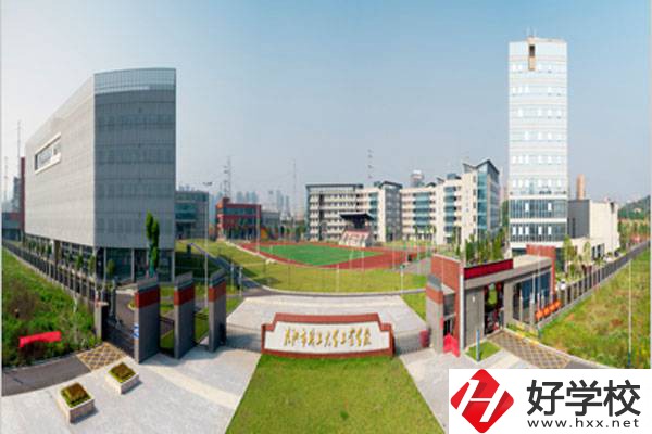 株洲市交通技工學(xué)校的地址在哪？學(xué)費是多少？