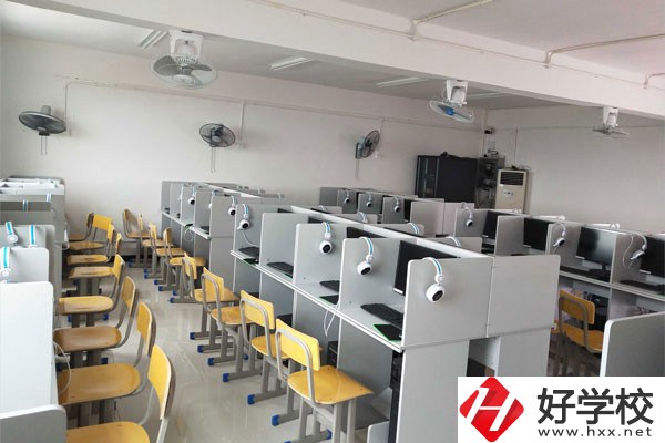 湘潭財經(jīng)職校是公辦的嗎？學(xué)生就業(yè)如何？