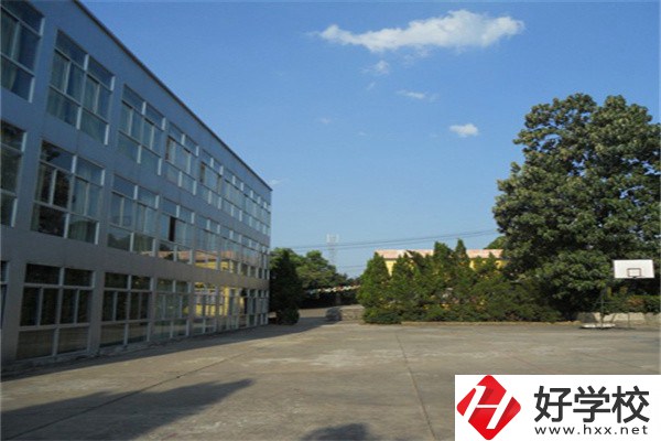 邵陽什么職校能學(xué)服裝設(shè)計(jì)？有什么報(bào)名方法？