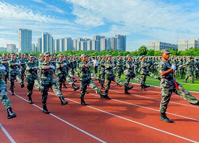廣西2024年鐵路學(xué)校和職高哪個好